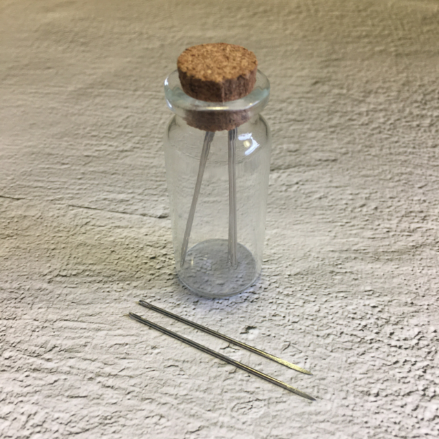 Naalden - set ledernaalden met scherpe driehoekige punt 